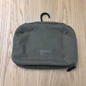 Bellroy Hanging Toiletry Kit (Sea Kelp)
